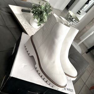 Brand new in box Nine West size 8 booties